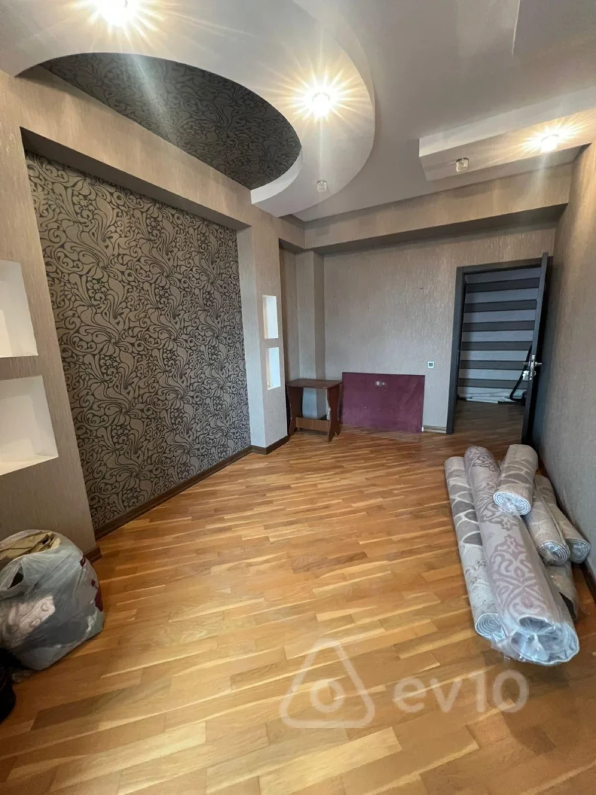 Satılır 3 otaqlı yeni tikili 95 m²