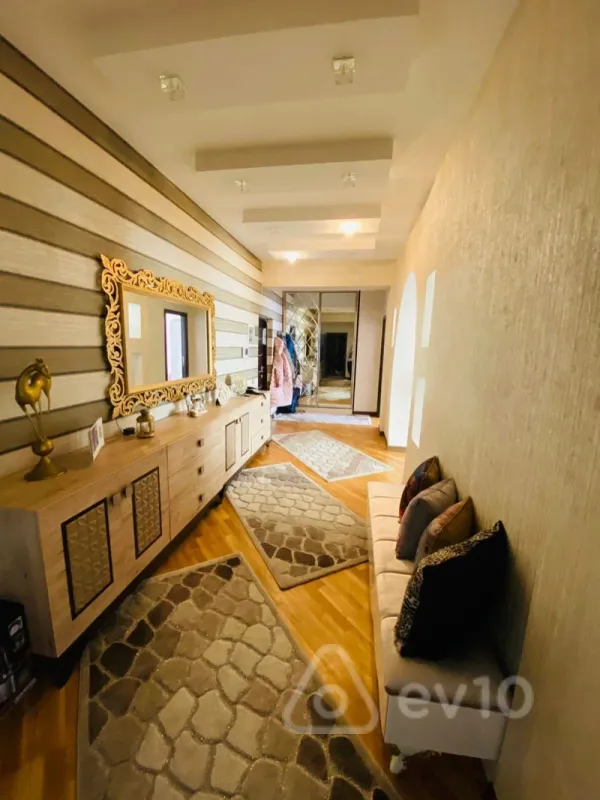 Satılır 3 otaqlı yeni tikili 95 m²