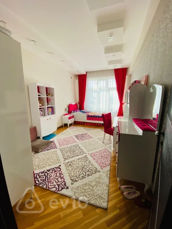 Satılır 3 otaqlı yeni tikili 95 m²