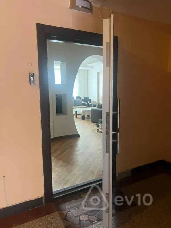 Satılır 3 otaqlı yeni tikili 95 m²