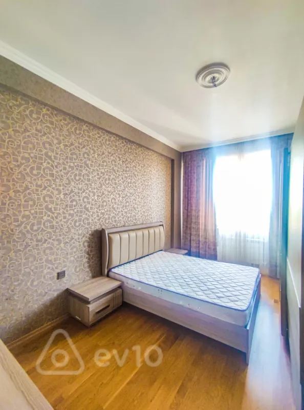 Kirayə verilir 2 otaqlı yeni tikili 75 m²