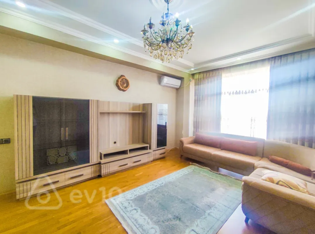 Kirayə verilir 2 otaqlı yeni tikili 75 m²