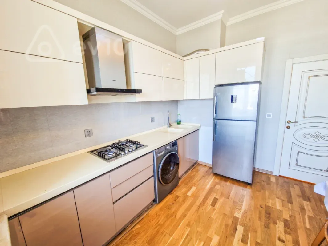 Kirayə verilir 3 otaqlı yeni tikili 100 m²