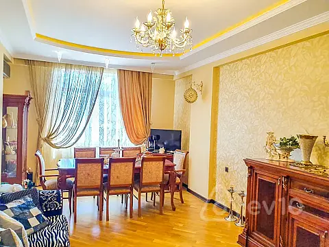Kirayə verilir 3 otaqlı yeni tikili 150 m²