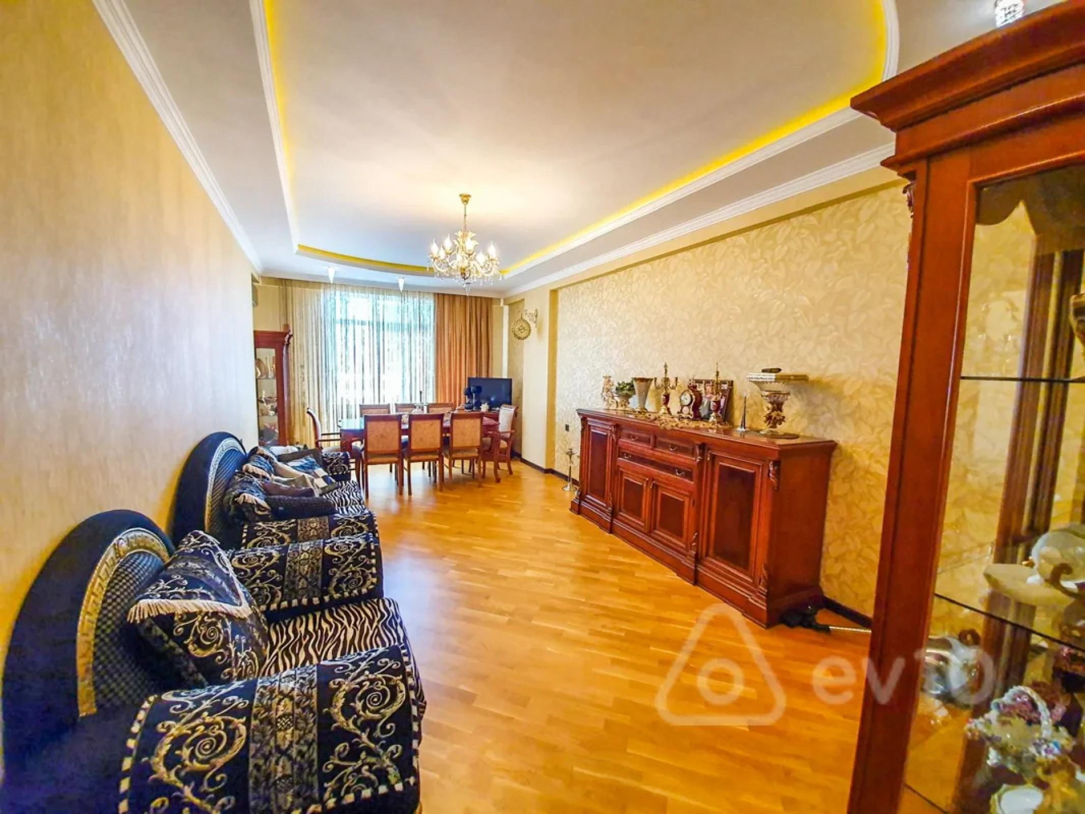 Kirayə verilir 3 otaqlı yeni tikili 150 m²