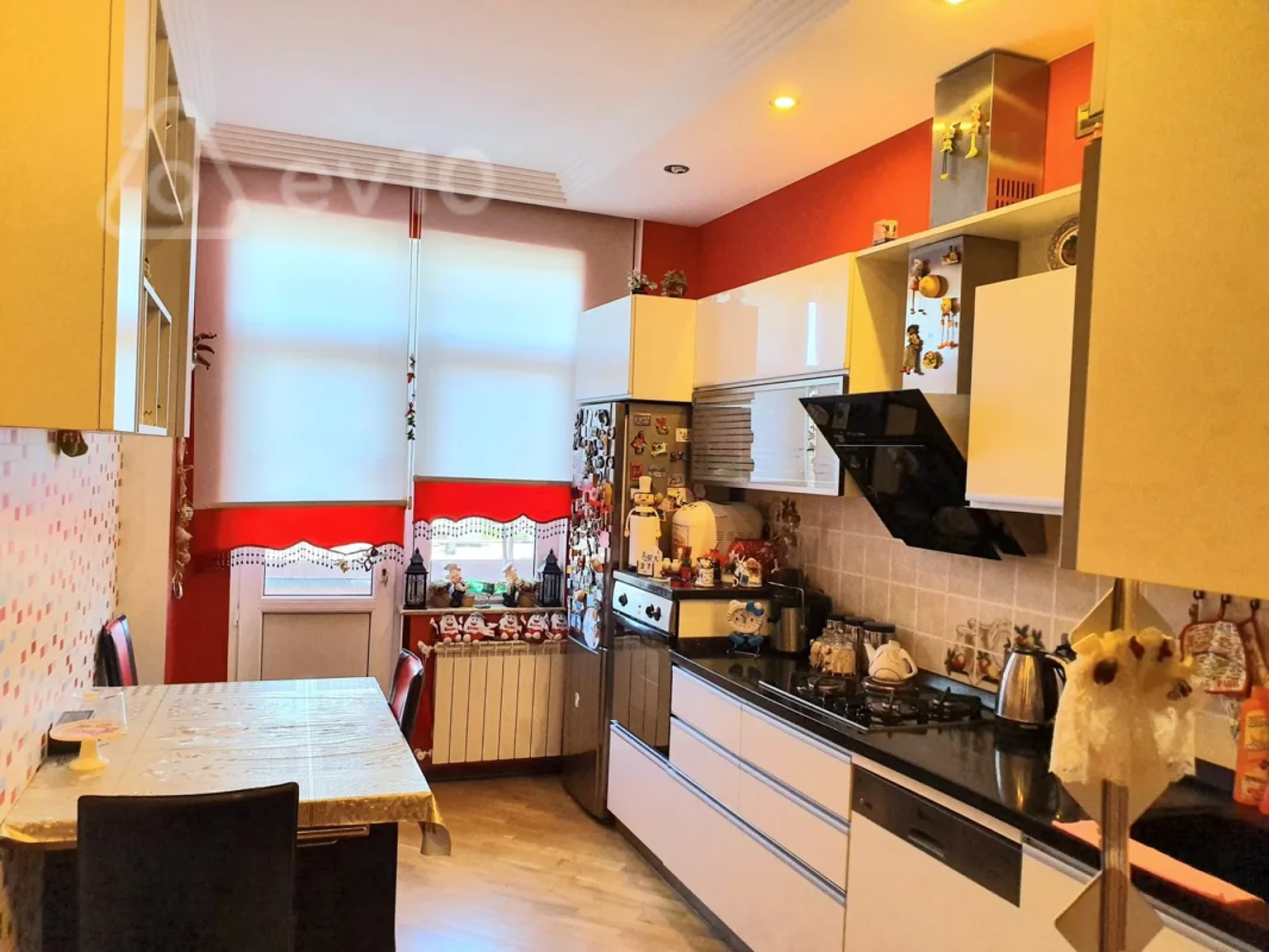 Kirayə verilir 3 otaqlı yeni tikili 150 m²