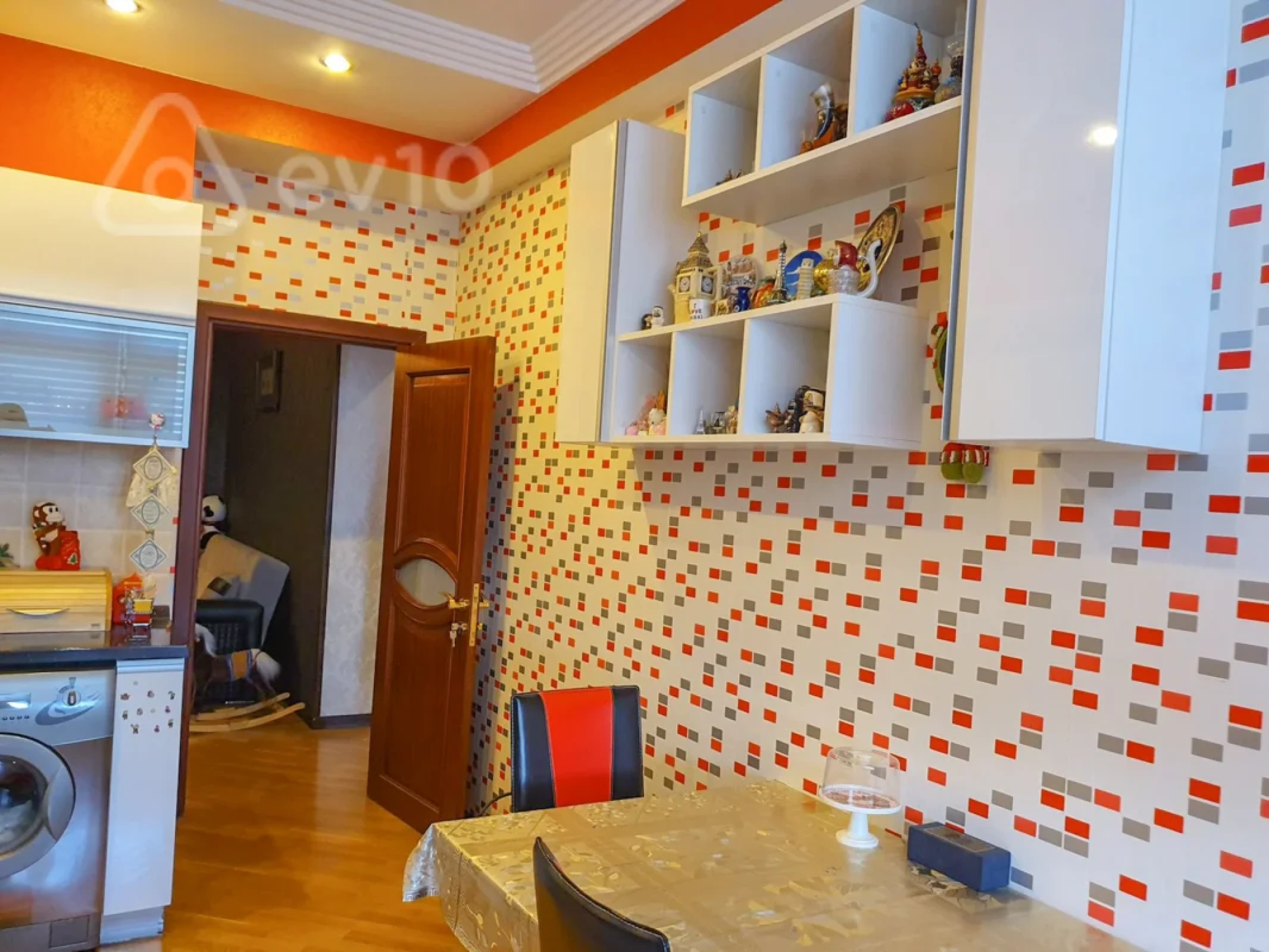 Kirayə verilir 3 otaqlı yeni tikili 150 m²