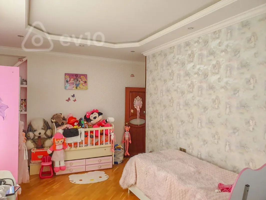 Kirayə verilir 3 otaqlı yeni tikili 150 m²