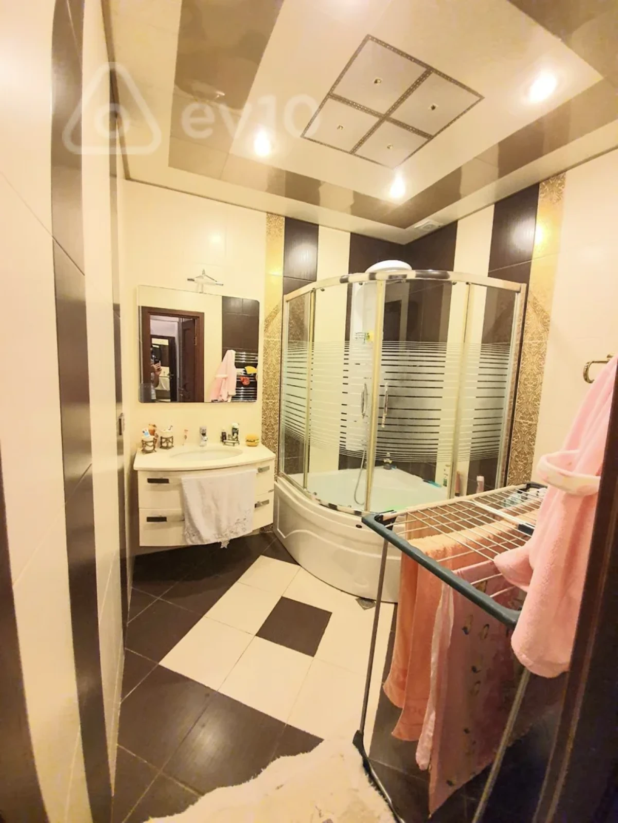 Kirayə verilir 3 otaqlı yeni tikili 150 m²