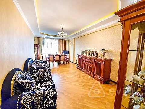 Kirayə verilir 3 otaqlı yeni tikili 150 m² — Bakı, Nizami 3 otaq 150.00 m²