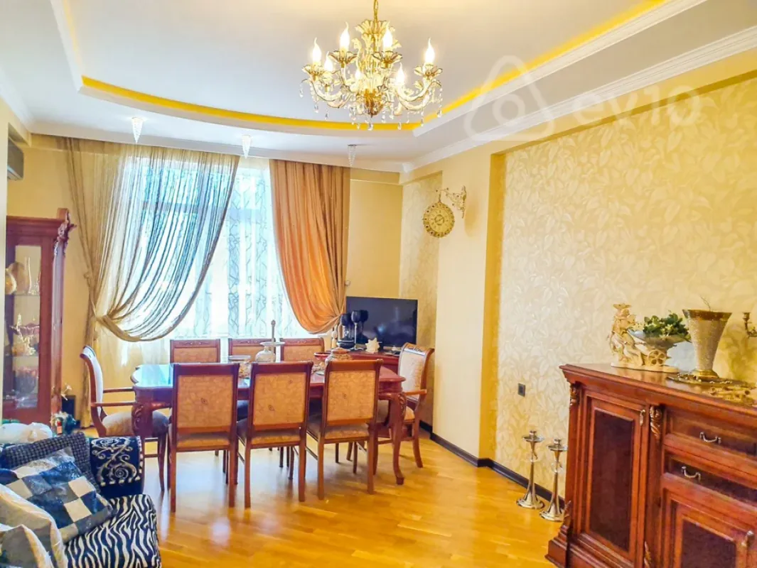 Kirayə verilir 3 otaqlı yeni tikili 150 m²