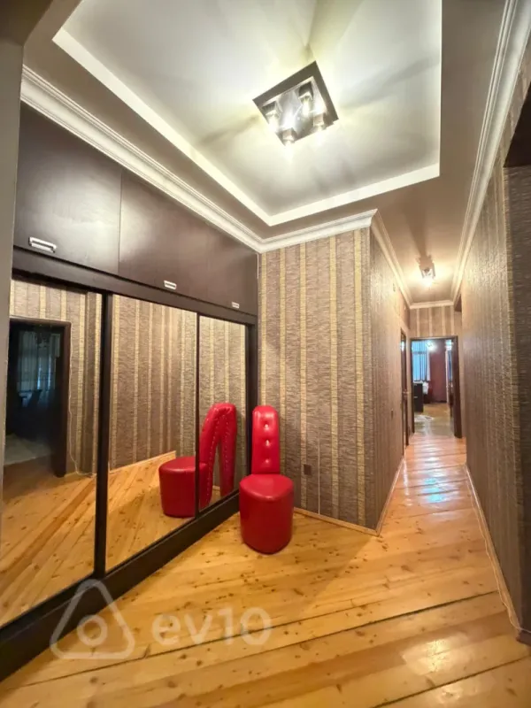 Satılır 3 otaqlı yeni tikili 120 m²