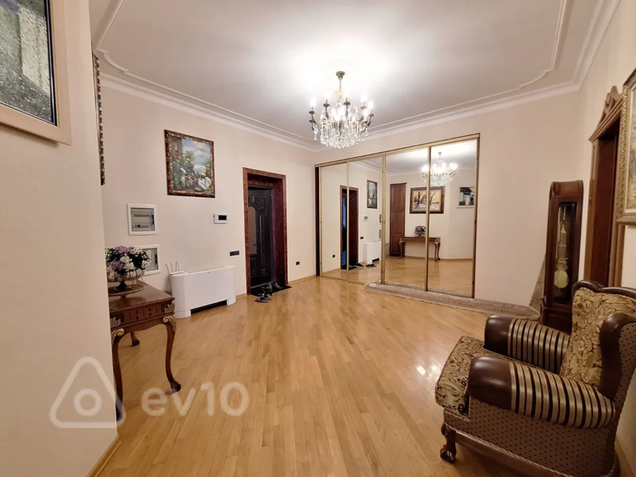 Satılır 3 otaqlı yeni tikili 179 m²