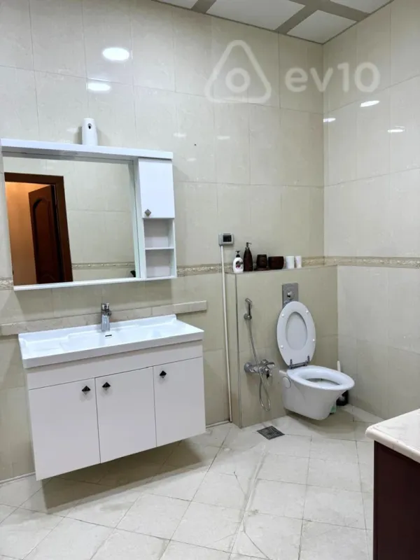 Satılır 3 otaqlı yeni tikili 179 m²