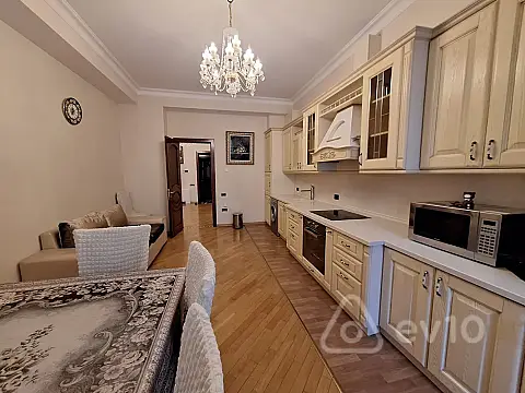 Satılır 3 otaqlı yeni tikili 179 m²