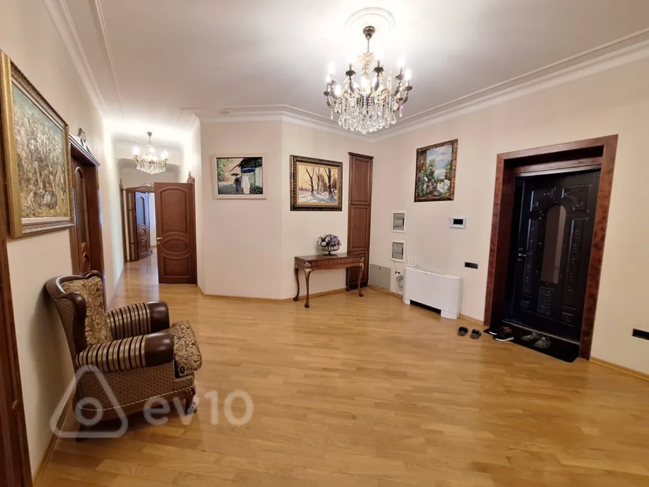 Satılır 3 otaqlı yeni tikili 179 m²