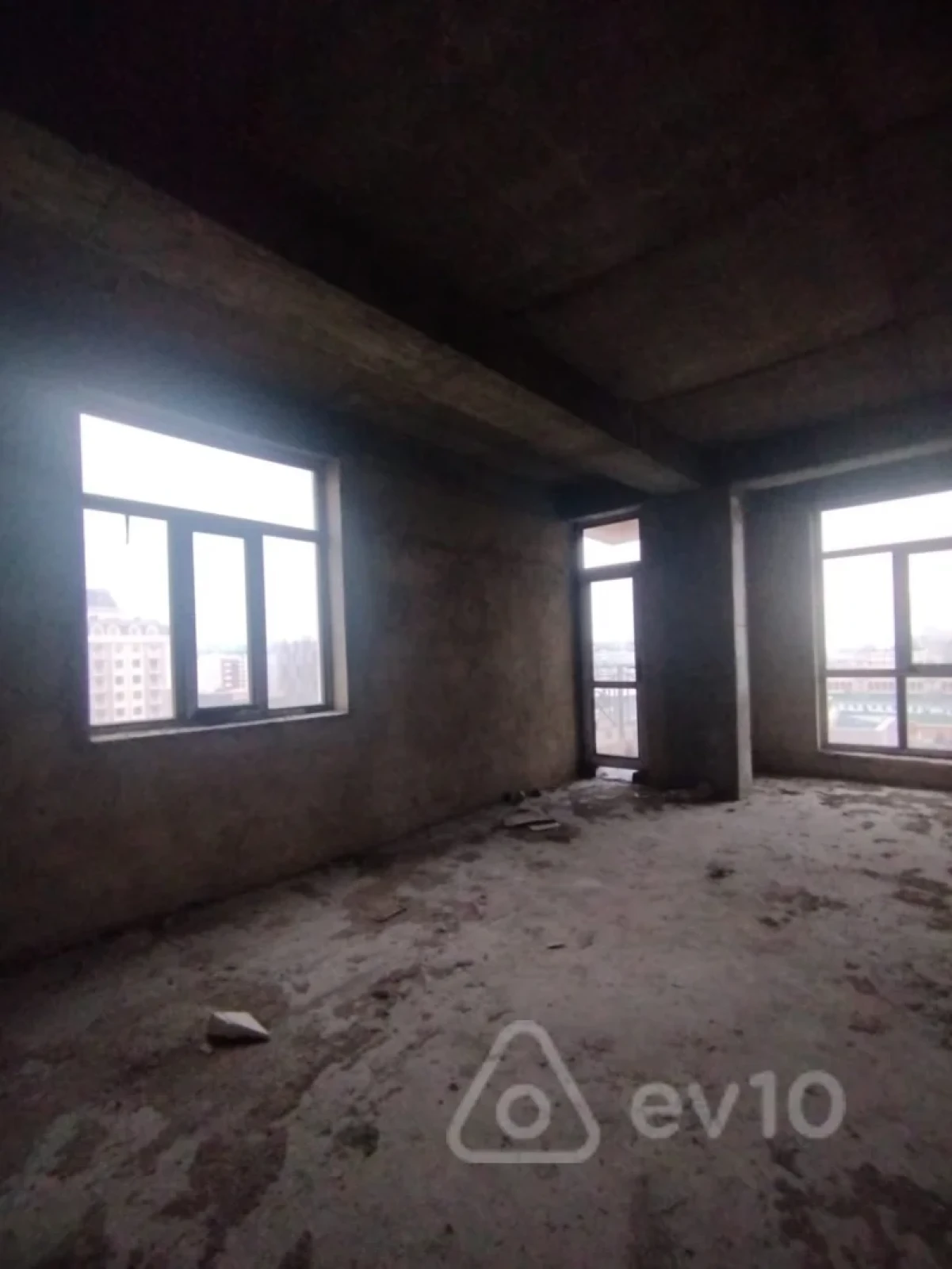 Satılır 3 otaqlı yeni tikili 137 m²