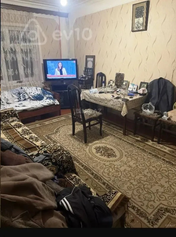 Satılır 3 otaqlı köhnə tikili 75 m²