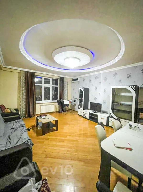 Kirayə verilir 2 otaqlı yeni tikili 75 m²