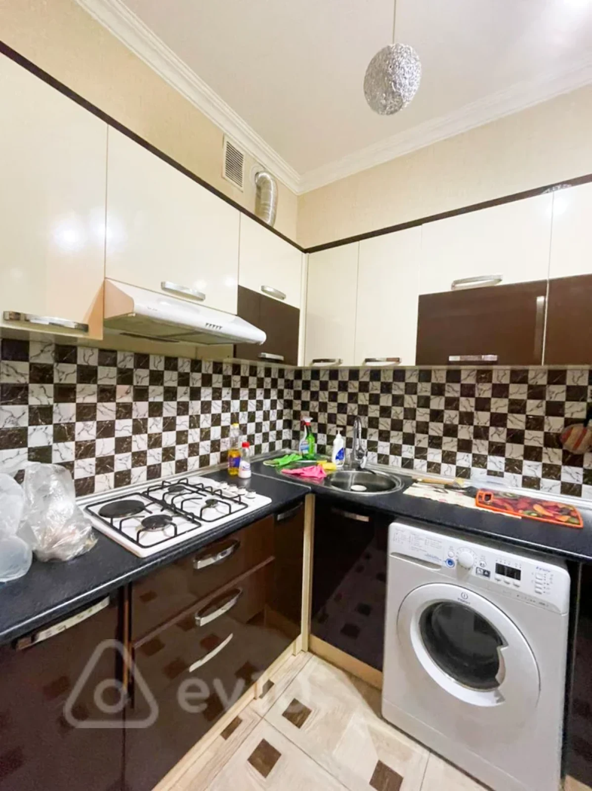 Kirayə verilir 2 otaqlı yeni tikili 75 m²