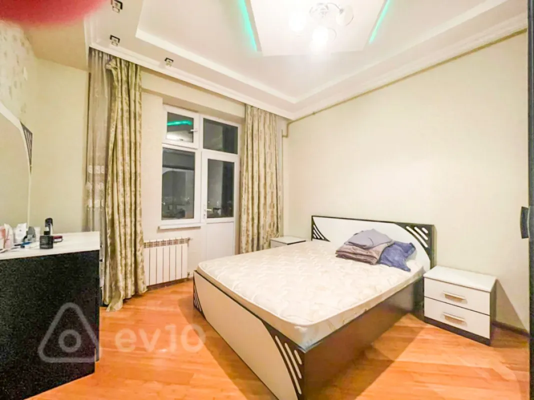 Kirayə verilir 2 otaqlı yeni tikili 75 m²