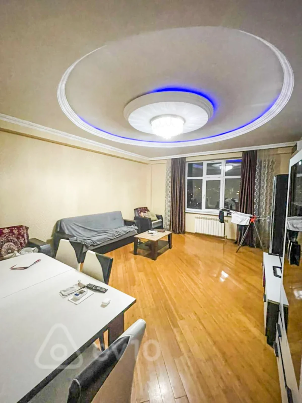 Kirayə verilir 2 otaqlı yeni tikili 75 m²