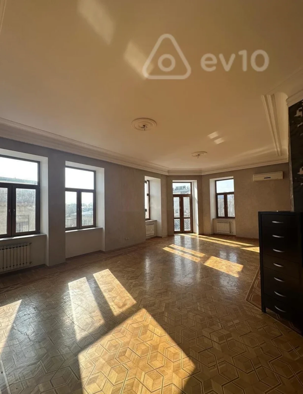 Kirayə verilir mənzil 320 m²