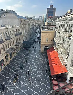 Kirayə verilir mənzil 320 m²