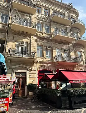 Kirayə verilir mənzil 320 m²