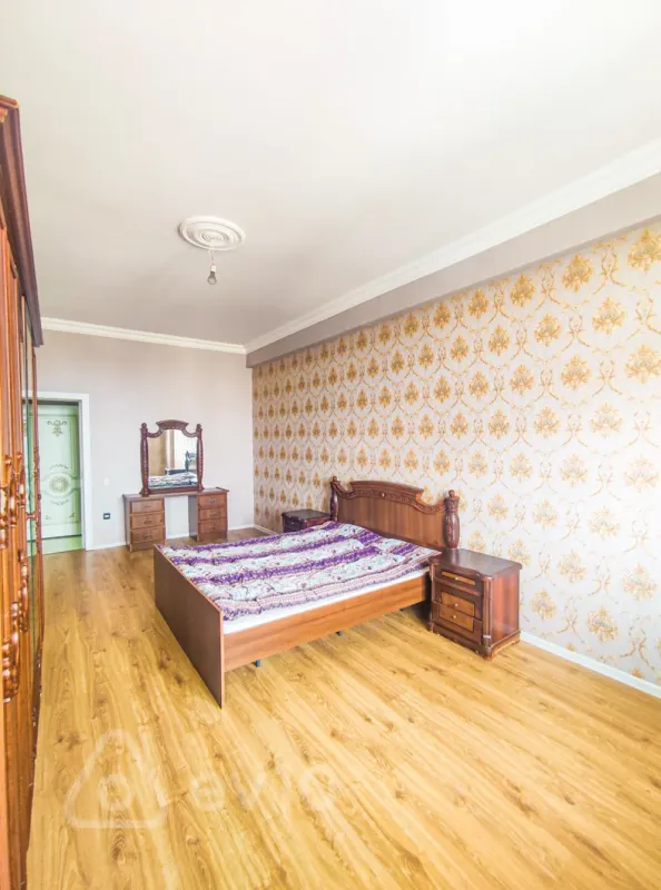 Kirayə verilir 2 otaqlı yeni tikili 90 m²