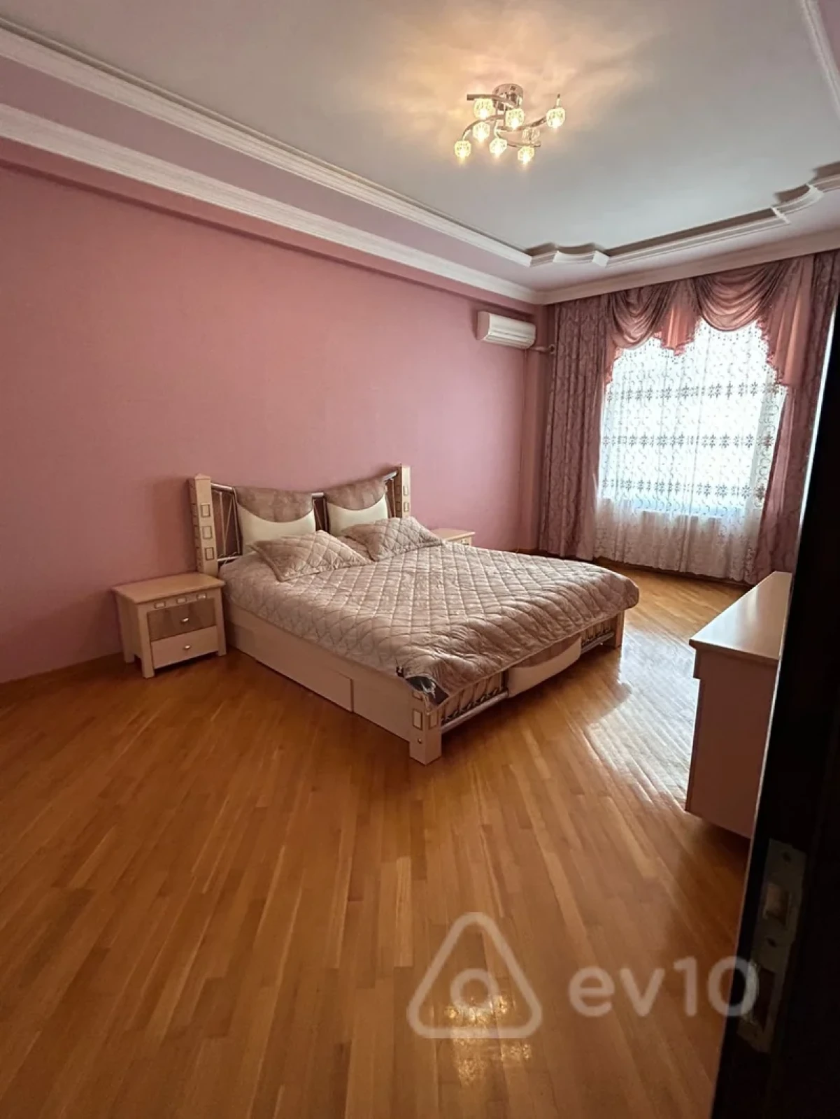 Kirayə verilir 3 otaqlı yeni tikili 123 m²