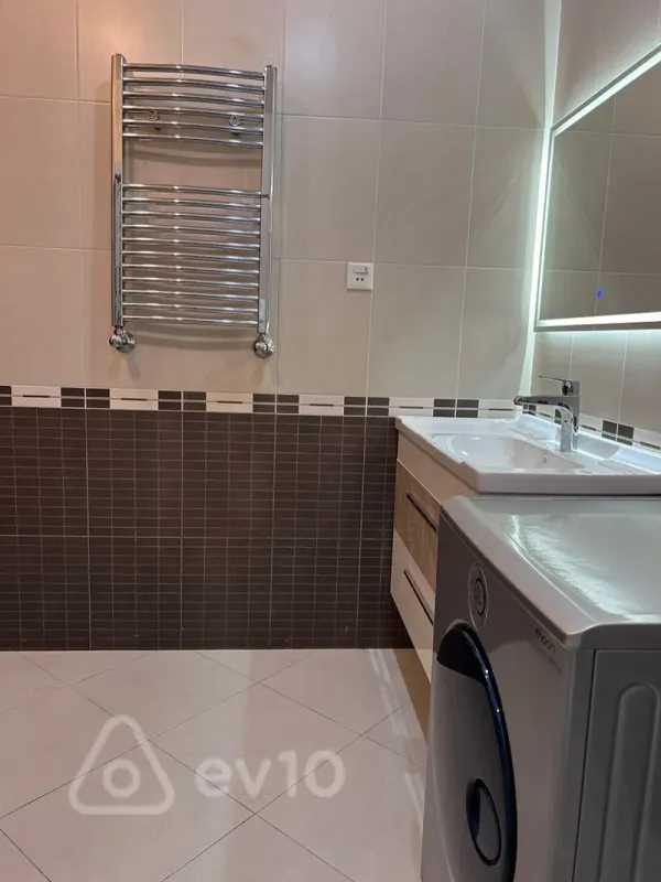 Kirayə verilir 3 otaqlı yeni tikili 123 m²