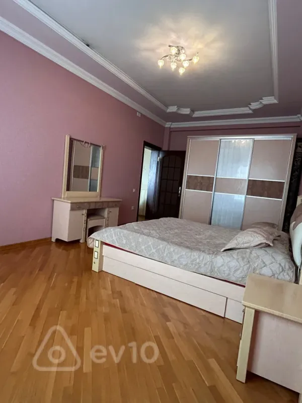 Kirayə verilir 3 otaqlı yeni tikili 123 m²