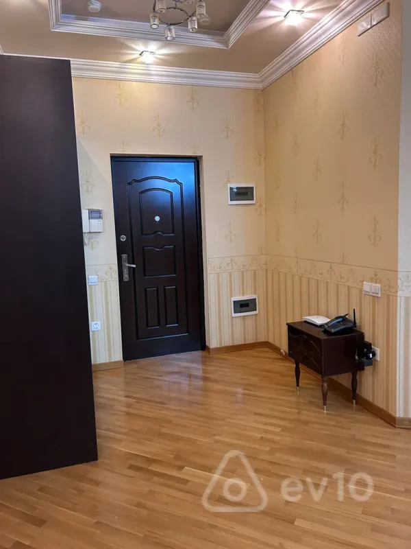 Kirayə verilir 3 otaqlı yeni tikili 123 m²