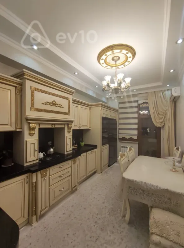 Kirayə verilir 3 otaqlı yeni tikili 120 m²