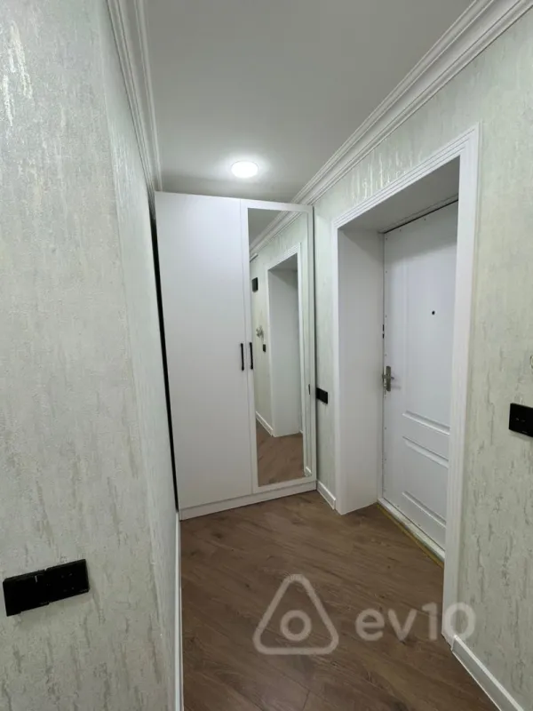 Satılır 2 otaqlı köhnə tikili 35 m²