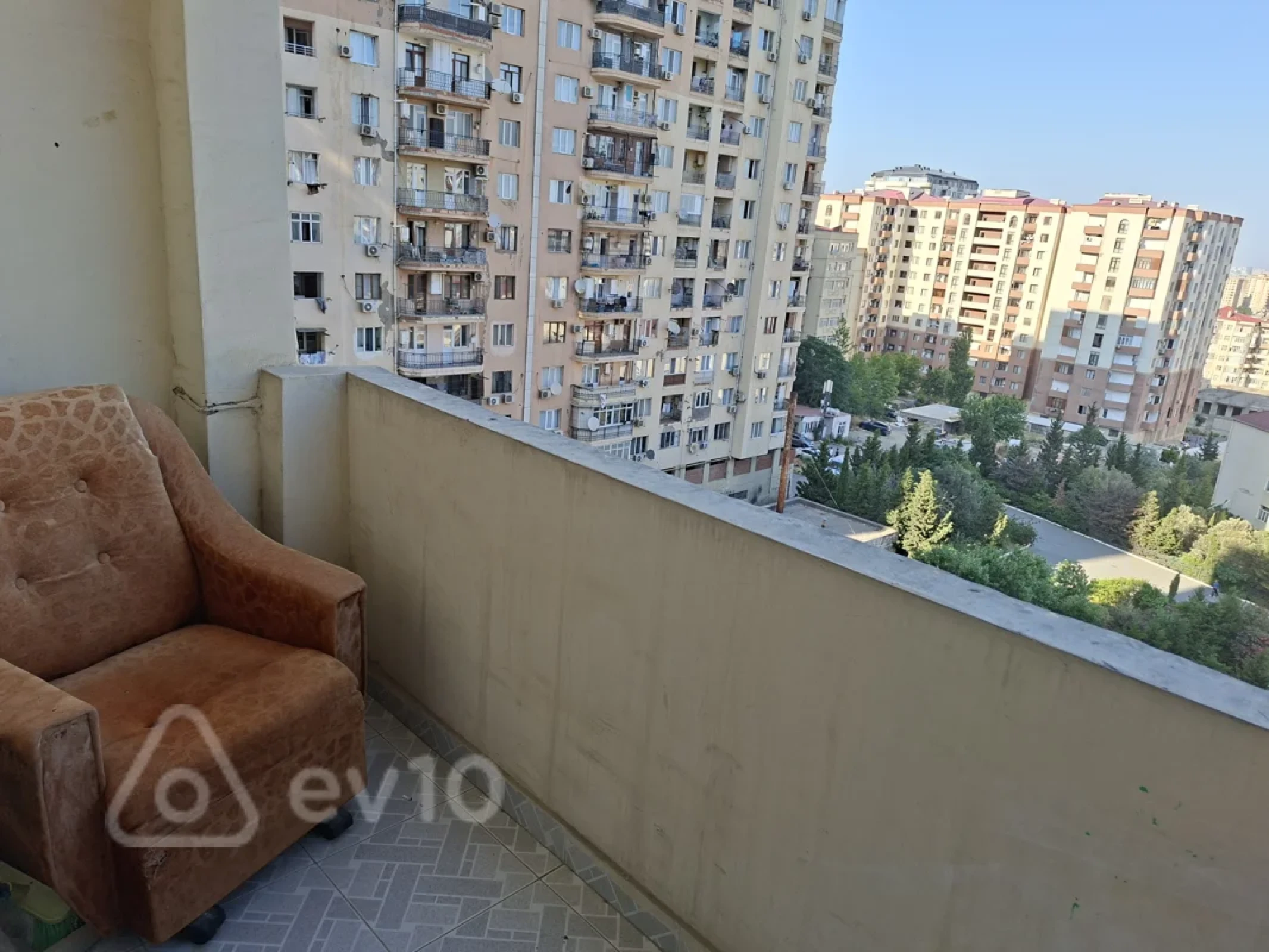 Kirayə verilir 3 otaqlı yeni tikili 130 m²