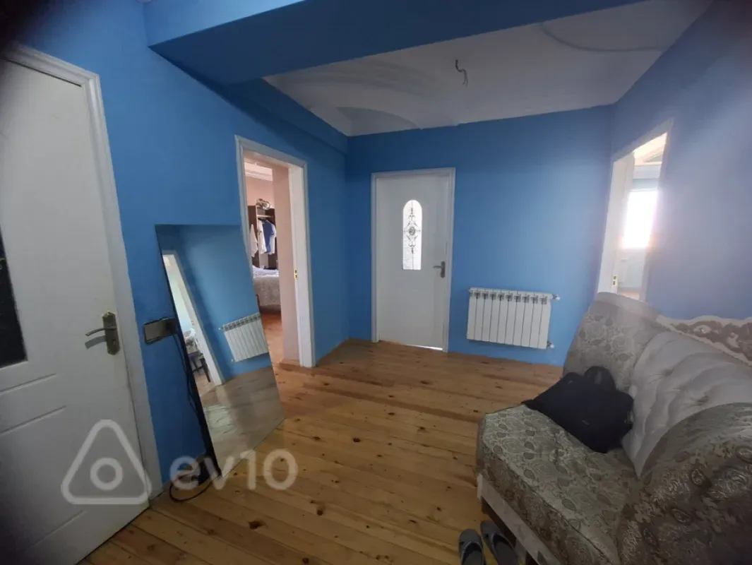 Kirayə verilir 3 otaqlı yeni tikili 130 m²