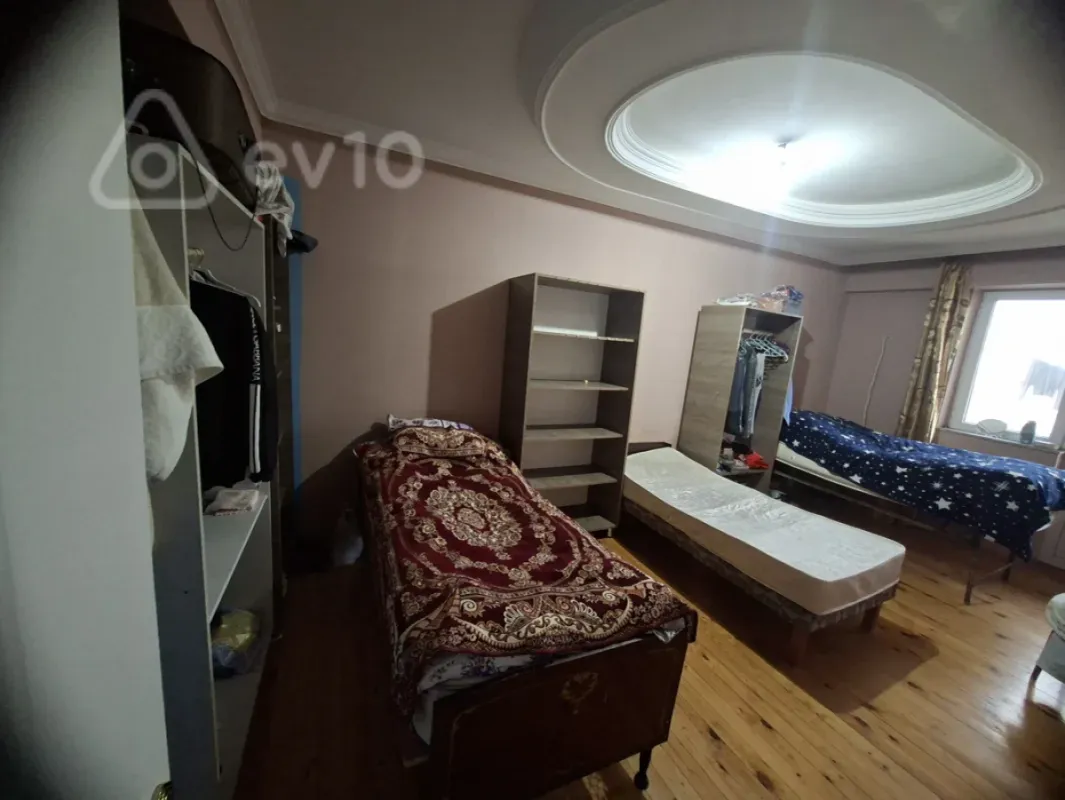 Kirayə verilir 3 otaqlı yeni tikili 130 m²