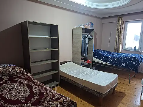 Kirayə verilir 3 otaqlı yeni tikili 130 m²