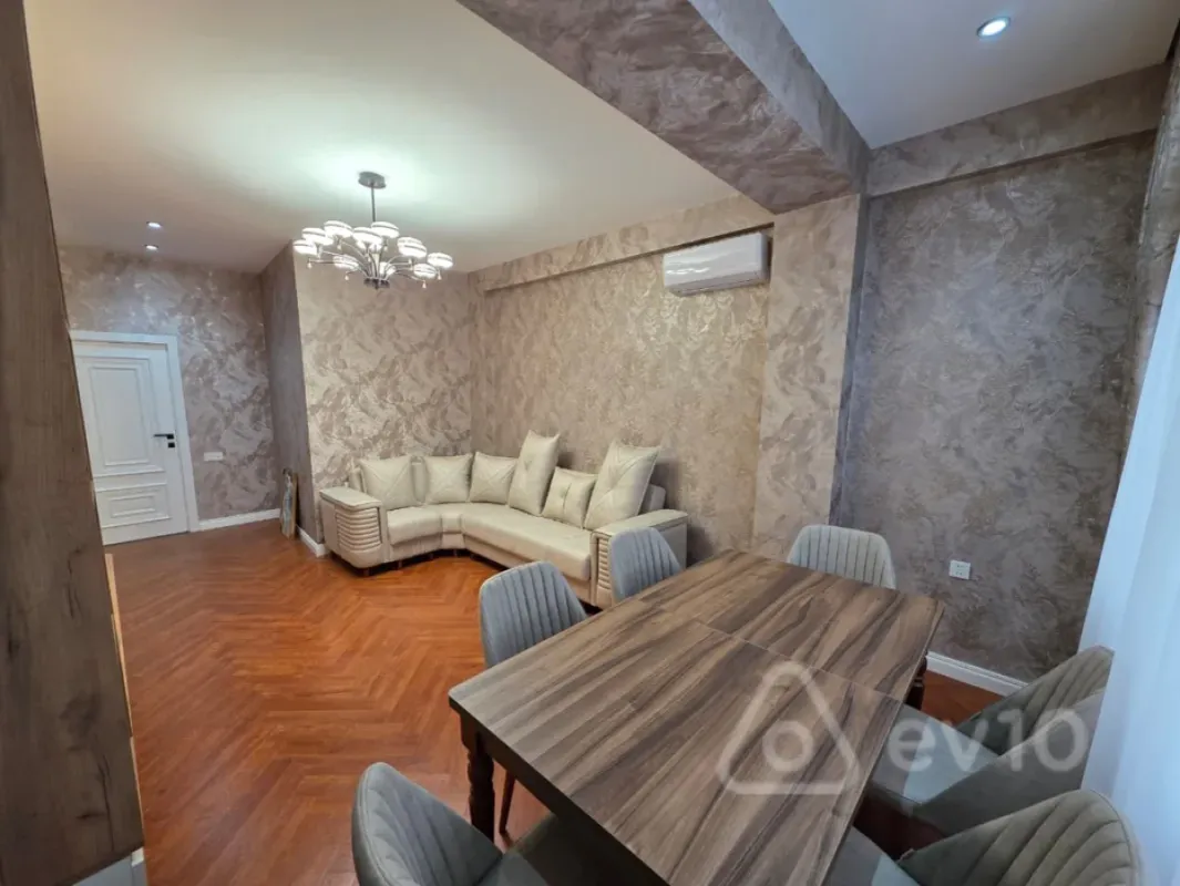 Kirayə verilir 2 otaqlı yeni tikili 75 m²
