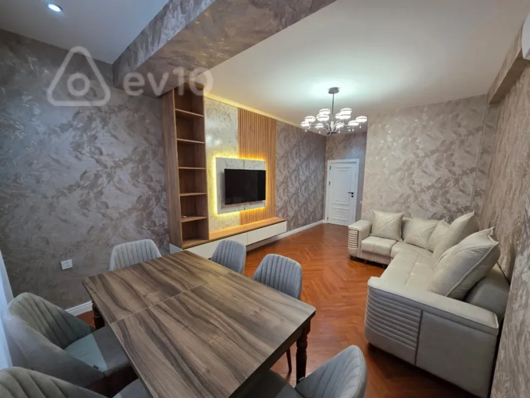 Kirayə verilir 2 otaqlı yeni tikili 75 m²