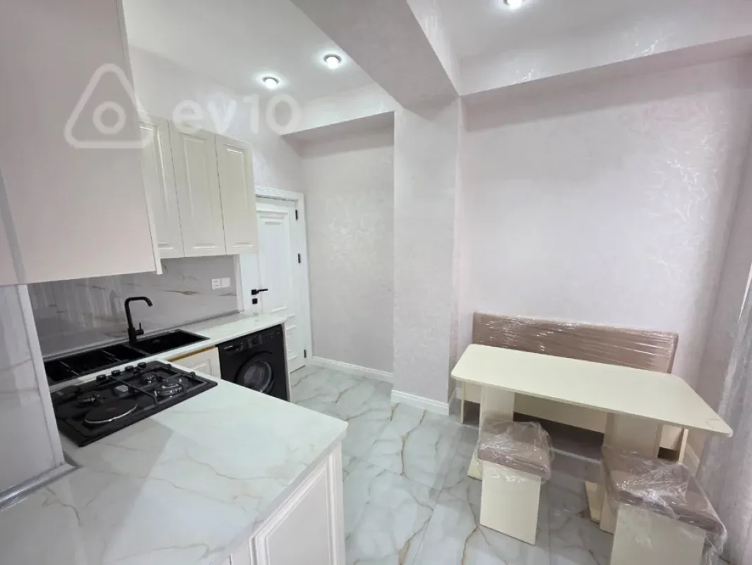 Kirayə verilir 2 otaqlı yeni tikili 75 m²