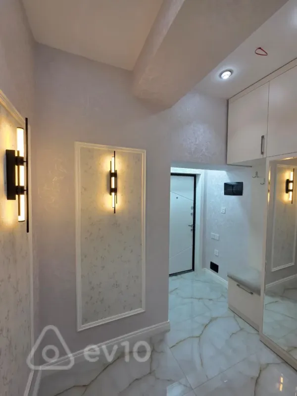 Kirayə verilir 2 otaqlı yeni tikili 75 m²