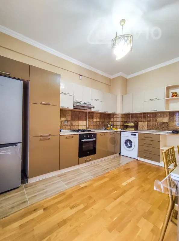 Kirayə verilir 2 otaqlı yeni tikili 75 m²