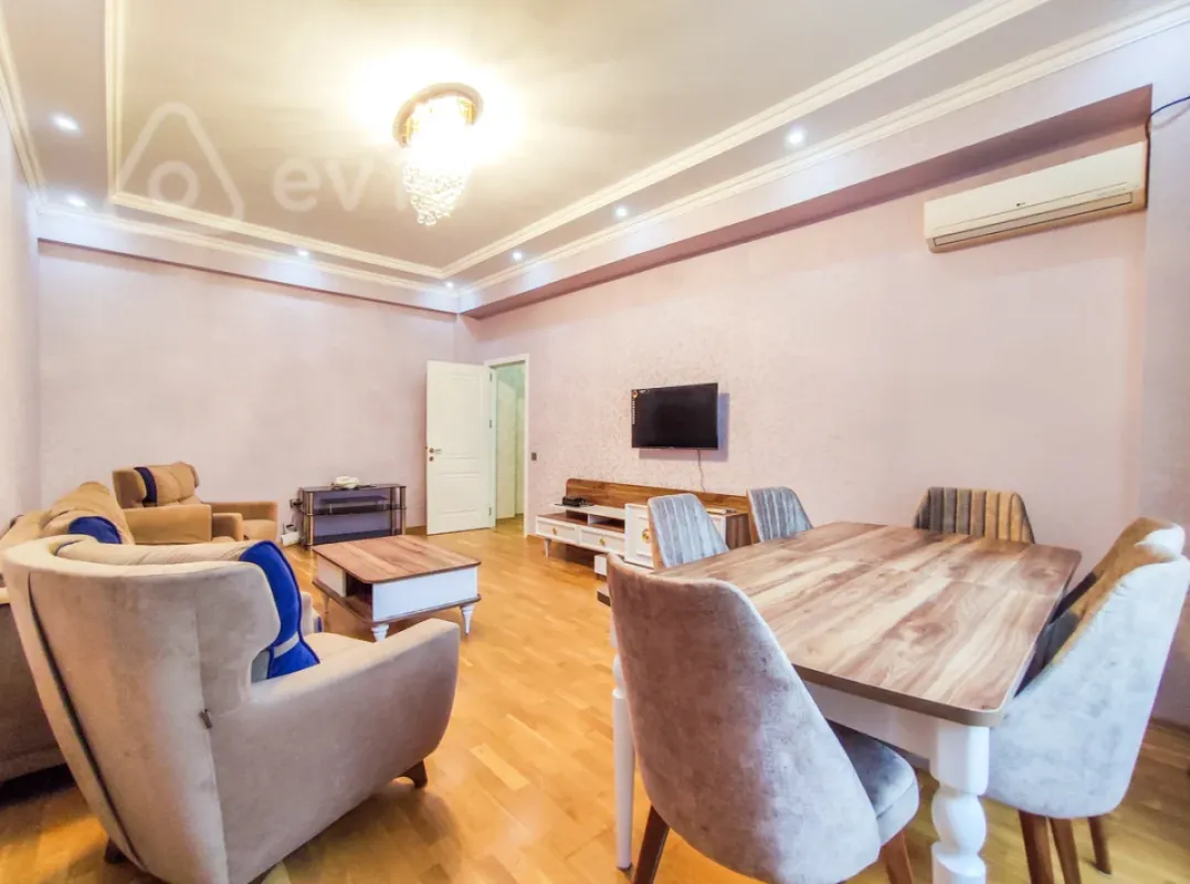 Kirayə verilir 2 otaqlı yeni tikili 75 m²