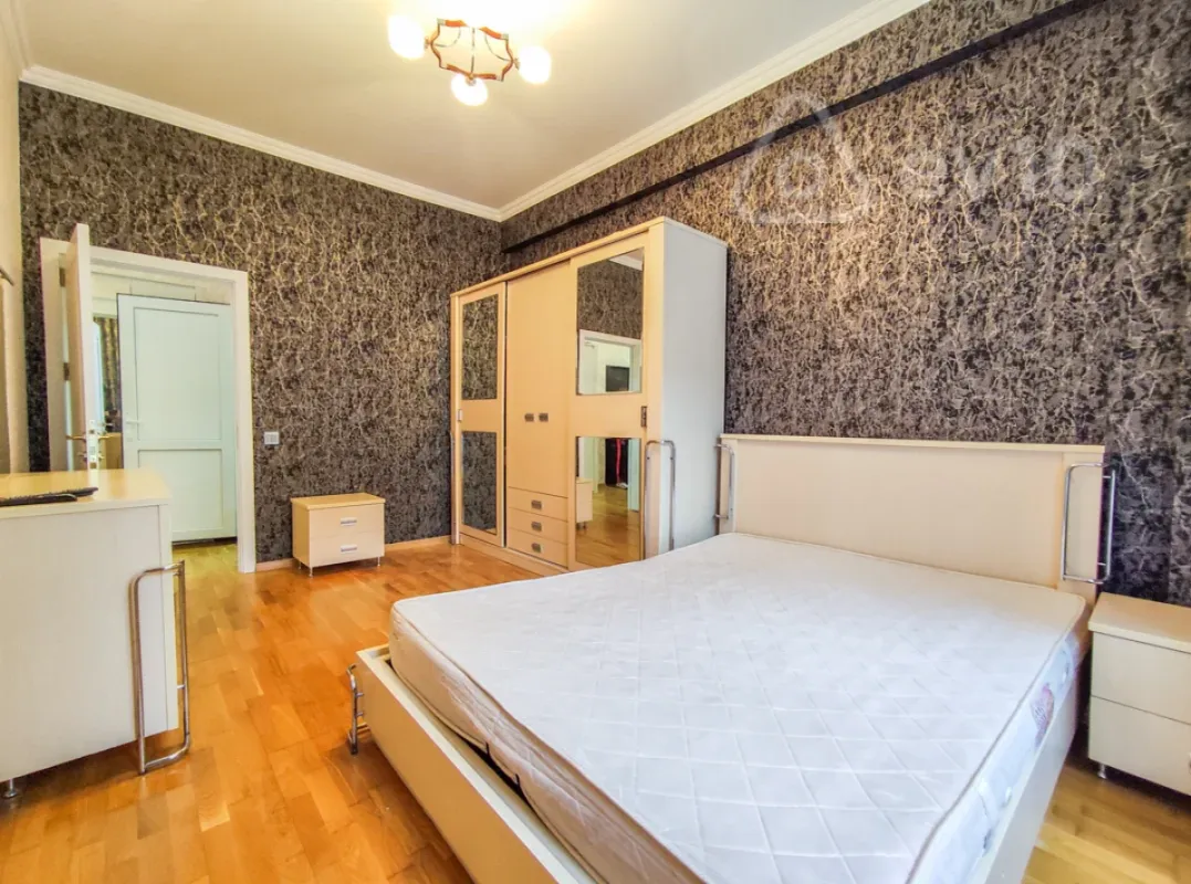 Kirayə verilir 2 otaqlı yeni tikili 75 m²
