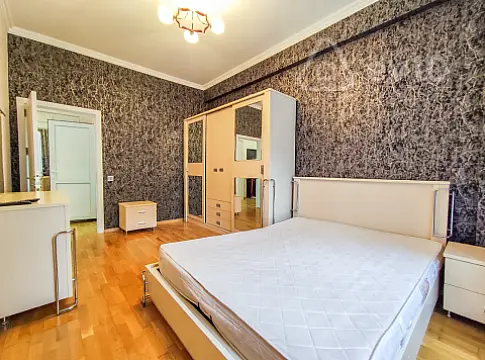 Kirayə verilir 2 otaqlı yeni tikili 75 m²