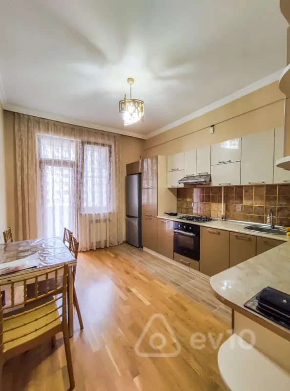 Kirayə verilir 2 otaqlı yeni tikili 75 m²