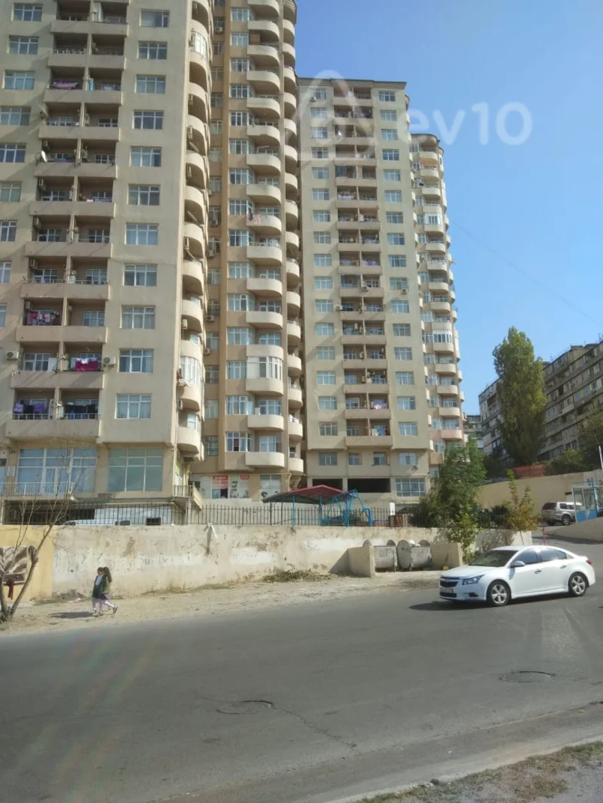 Kirayə verilir 3 otaqlı yeni tikili 100 m²